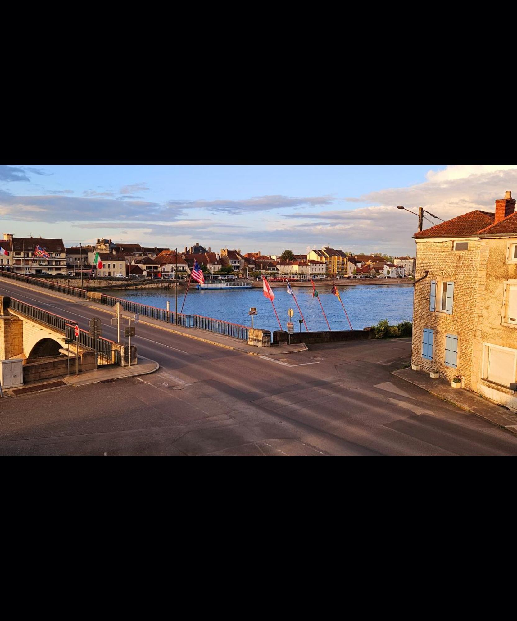 Auberge De La Marine Losne Buitenkant foto